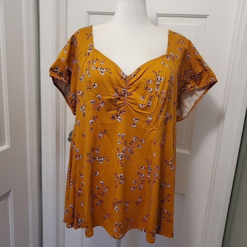 NWT Torrid Mustard In Color Floral Print BabyDoll Blouse Sizr 4X/26, Ret $44.90